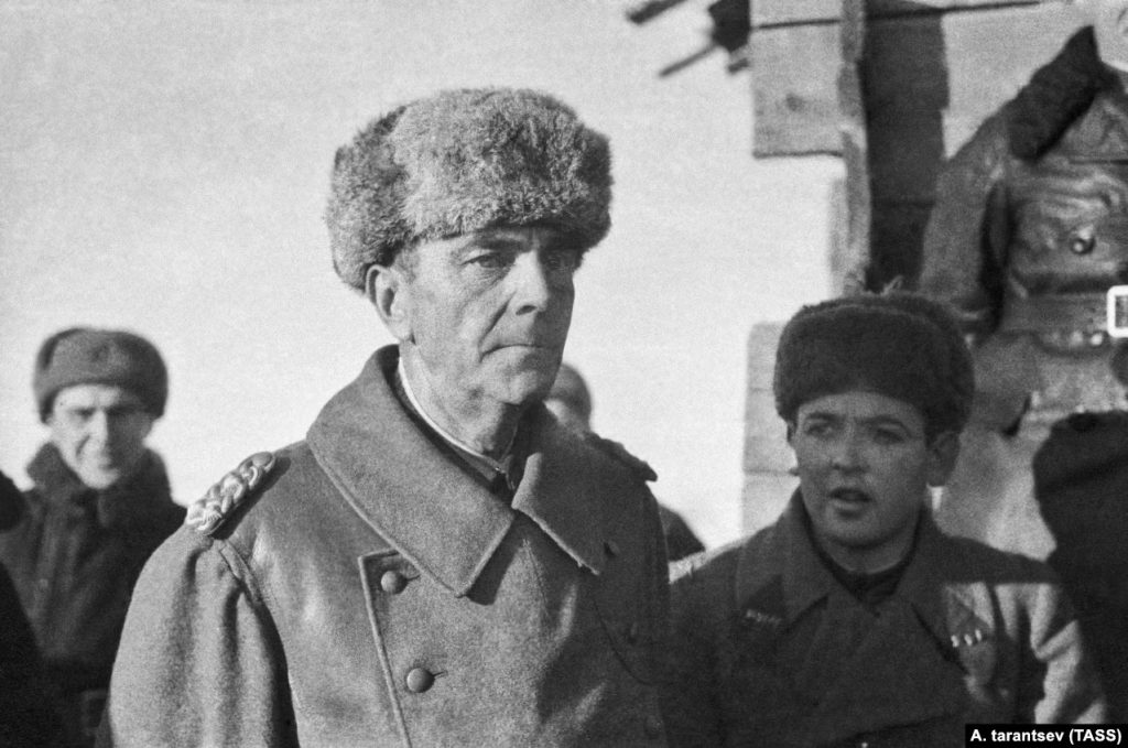 مارشال آلمانی فردریش پائولوس پس از دستگیری در استالینگراد در اوایل سال 1943